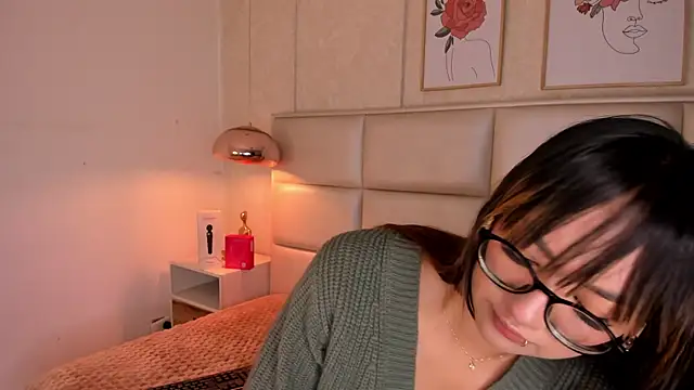 Aily Yozuko online show from 26, 11, 2025