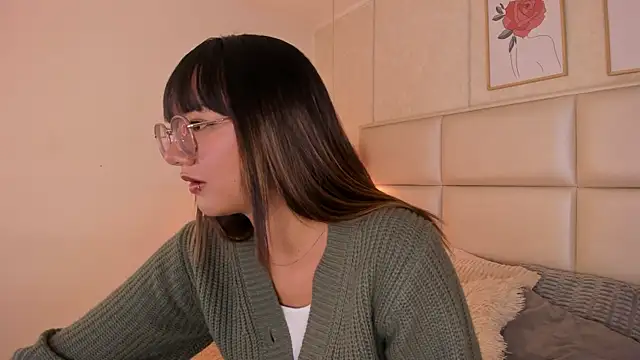 Aily Yozuko online show from 18, 3, 2026