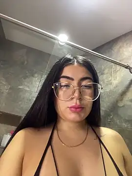 Snapshot of Mia_222 chatting on 1, 5, 2026 Mia 222 online show from 1, 5, 2026
