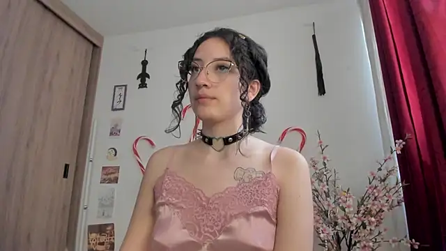 Snapshot of Tanya_WorldBondage chatting on 23, 12, 2024 Tanya WorldBondage online show from 23, 12, 2024