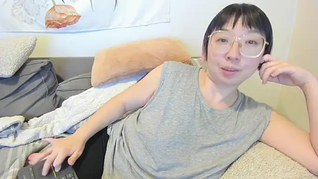 Snapshot of luxgray chatting on 2, 2, 2026 luxgray online show from 2, 2, 2026