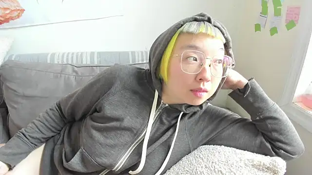 Snapshot of luxgray chatting on 8, 3, 2026 luxgray online show from 8, 3, 2026