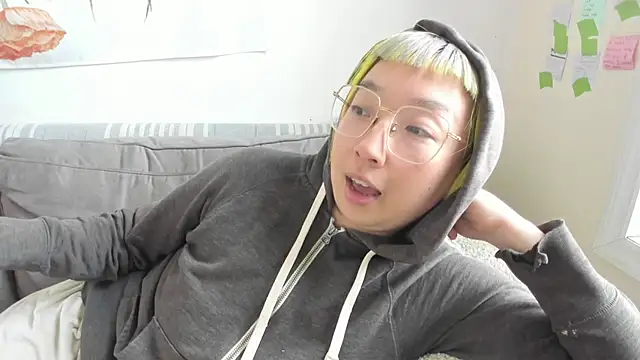 Snapshot of luxgray chatting on 21, 3, 2026 luxgray online show from 21, 3, 2026