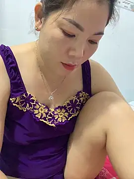 Baby-bigtits online show from 10, 3, 2025