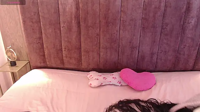 AgathaLynx online show from 2, 3, 2025