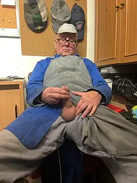 oldgayman online show from 4, 11, 2025