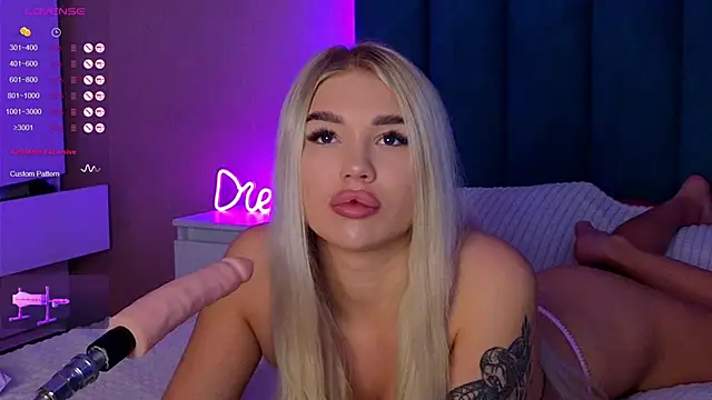 DreamPussyy online show from 17, 3, 2025