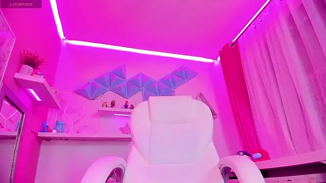 Snapshot of Hanna__Becker_ chatting on 12, 12, 2024 Hanna Becker online show from 12, 12, 2024