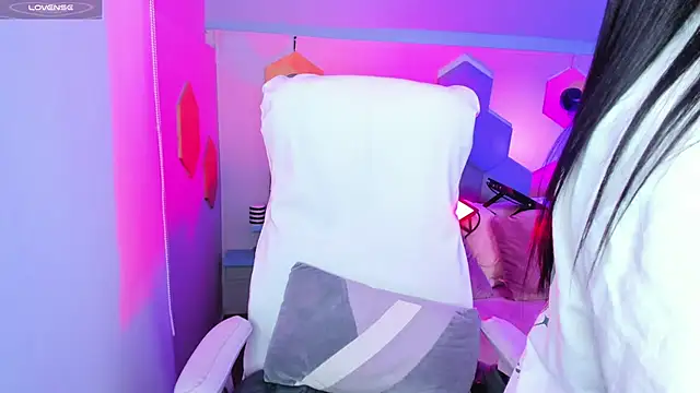 Snapshot of Hanna__Becker_ chatting on 14, 1, 2025 Hanna Becker online show from 14, 1, 2025