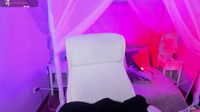 Snapshot of Hanna__Becker_ chatting on 26, 2, 2025 Hanna Becker online show from 26, 2, 2025