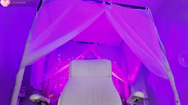 Snapshot of Hanna__Becker_ chatting on 28, 2, 2025 Hanna Becker online show from 28, 2, 2025