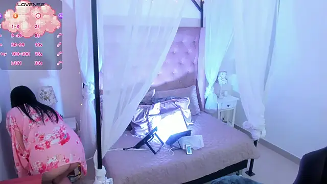 Snapshot of Hanna__Becker_ chatting on 27, 9, 2025 Hanna Becker online show from 27, 9, 2025