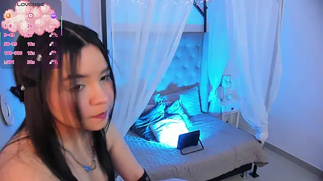 Snapshot of Hanna__Becker_ chatting on 3, 10, 2025 Hanna Becker online show from 3, 10, 2025