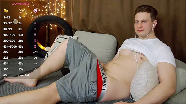 Snapshot of charlie_smiley chatting on 18, 4, 2026 charlie smiley online show from 18, 4, 2026