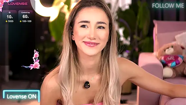 EmilyRaymont online show from 27, 9, 2025