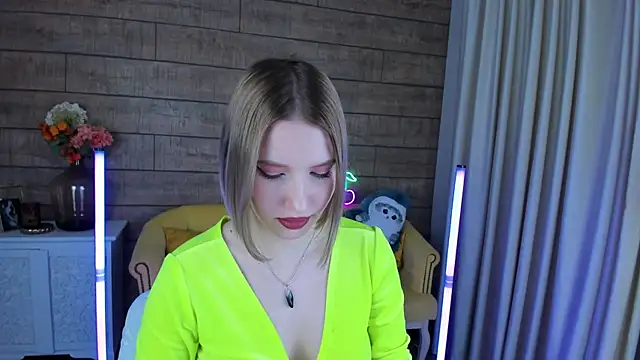 LiliLinn online show from 28, 1, 2025