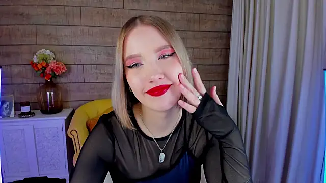 LiliLinn online show from 4, 2, 2025