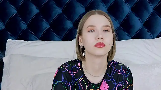 LiliLinn online show from 7, 2, 2025