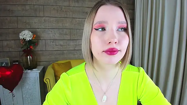 LiliLinn online show from 19, 2, 2025