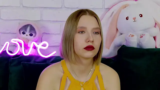 LiliLinn online show from 5, 3, 2025