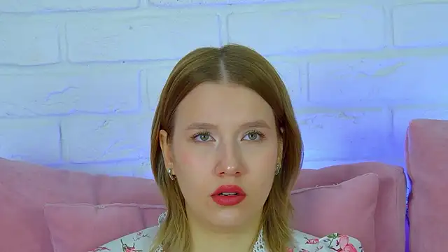 LiliLinn online show from 9, 10, 2025