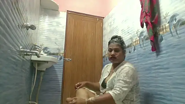 sexy roma online show from 10, 4, 2026