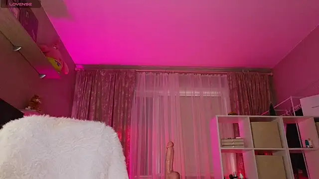 Katy perry  online show from 15, 2, 2025