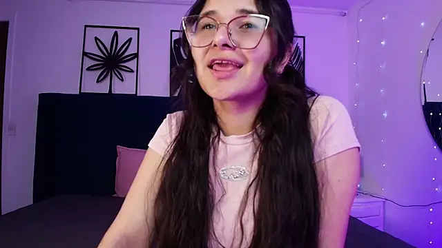 Snapshot of Tifanny_grey chatting on 12, 9, 2025 Tifanny grey online show from 12, 9, 2025