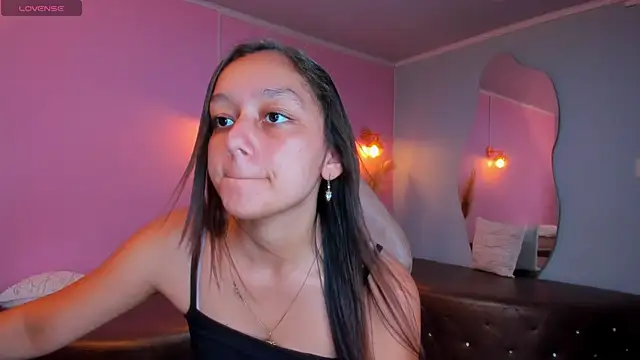 Snapshot of katy_sweet19 chatting on 17, 11, 2025 katy sweet19 online show from 17, 11, 2025