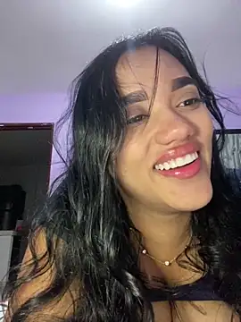 Snapshot of ElaEndez_ chatting on 7, 5, 2026 ElaEndez online show from 7, 5, 2026