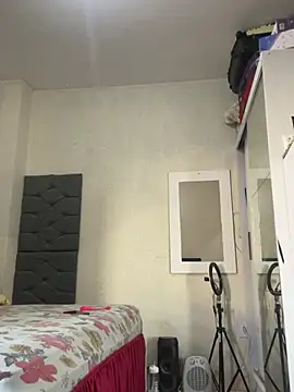 Snapshot of Indiazinhax chatting on 6, 2, 2026 Indiazinhax online show from 6, 2, 2026