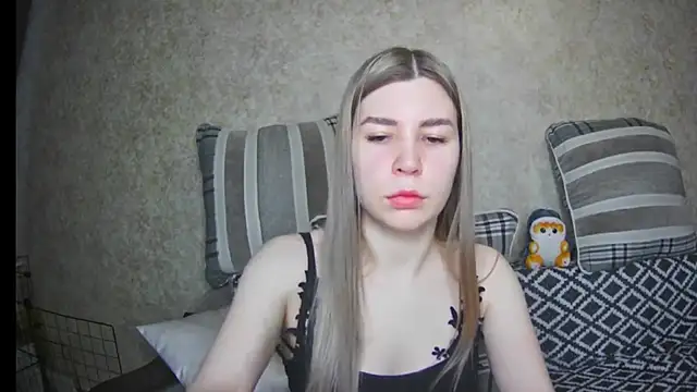 ElllaNuar online show from 17, 3, 2025