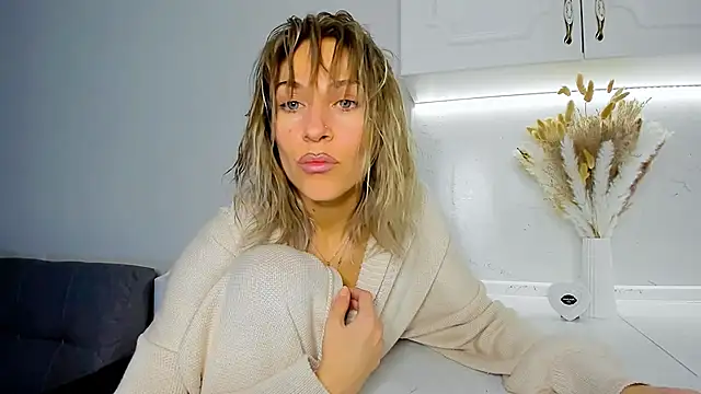 Mona Cruz online show from 20, 2, 2025