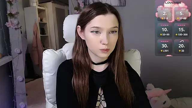 Snapshot of White_kitty01 chatting on 10, 1, 2025 White kitty01 online show from 10, 1, 2025