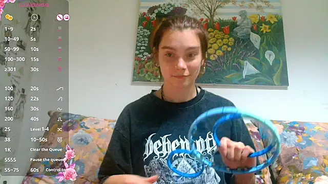 Snapshot of Sophie_Bell chatting on 13, 12, 2024 Sophie Bell online show from 13, 12, 2024