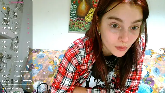 Snapshot of Sophie_Bell chatting on 6, 2, 2025 Sophie Bell online show from 6, 2, 2025