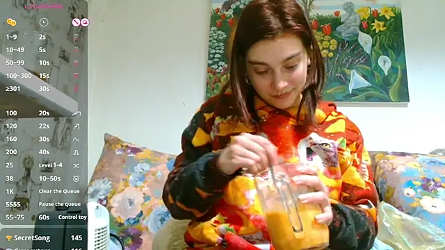 Snapshot of Sophie_Bell chatting on 20, 2, 2025 Sophie Bell online show from 20, 2, 2025