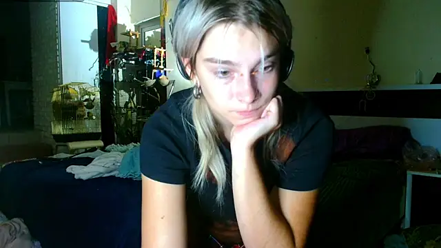 Snapshot of Sophie_Bell chatting on 10, 9, 2025 Sophie Bell online show from 10, 9, 2025
