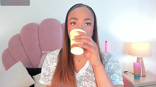 Snapshot of Nicole_Paradise chatting on 2, 2, 2026 Nicole Paradise online show from 2, 2, 2026