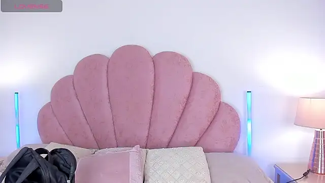 Snapshot of Nicole_Paradise chatting on 9, 2, 2026 Nicole Paradise online show from 9, 2, 2026