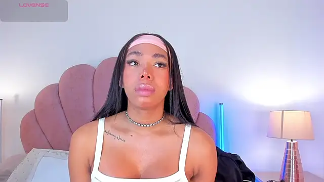 Snapshot of Nicole_Paradise chatting on 2, 3, 2026 Nicole Paradise online show from 2, 3, 2026