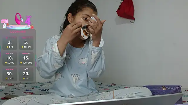 Snapshot of SophiaMeyerst chatting on 28, 9, 2025 SophiaMeyerst online show from 28, 9, 2025