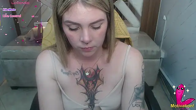 Snapshot of Paula_b_ chatting on 11, 6, 2026 Paula b online show from 11, 6, 2026
