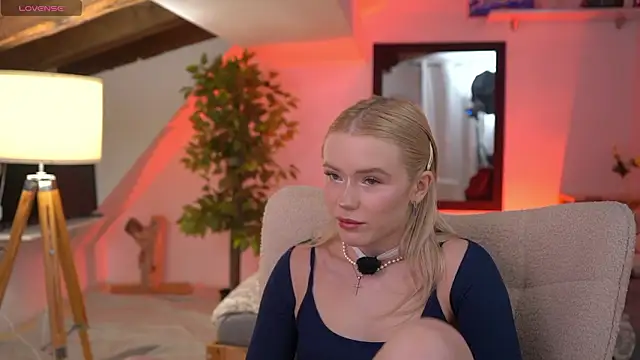 LexieLoree online show from 14, 2, 2026