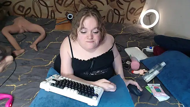 Snapshot of MiniNatalie chatting on 21, 2, 2025 MiniNatalie online show from 21, 2, 2025
