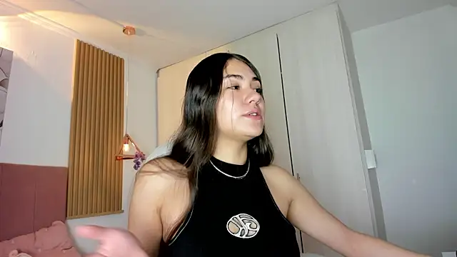 Snapshot of mia_nevaeh chatting on 19, 5, 2026 mia nevaeh online show from 19, 5, 2026