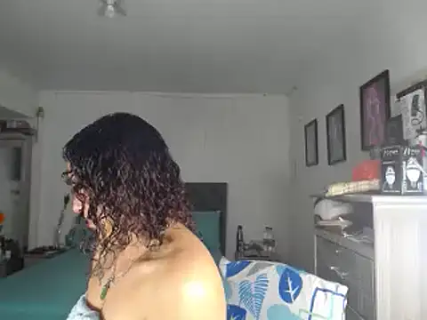 Corina hot online show from 6, 12, 2024