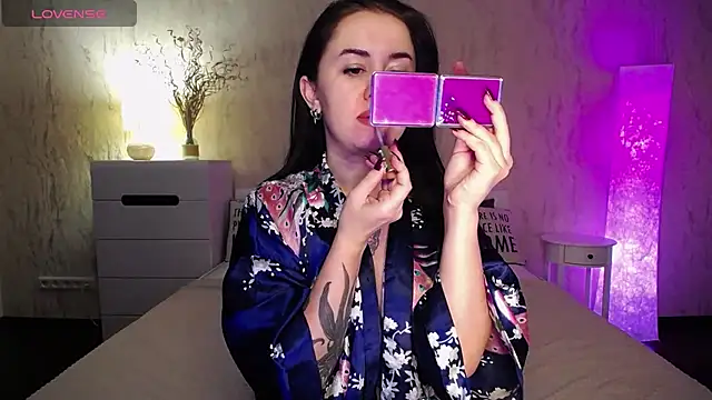 VioletCatt online show from 4, 1, 2025