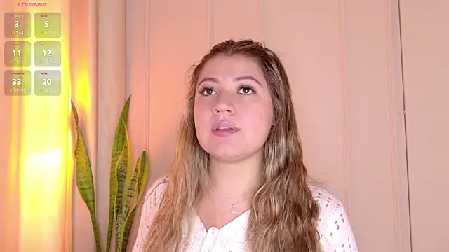 Snapshot of Zuzu_sweet chatting on 7, 6, 2026 Zuzu sweet online show from 7, 6, 2026