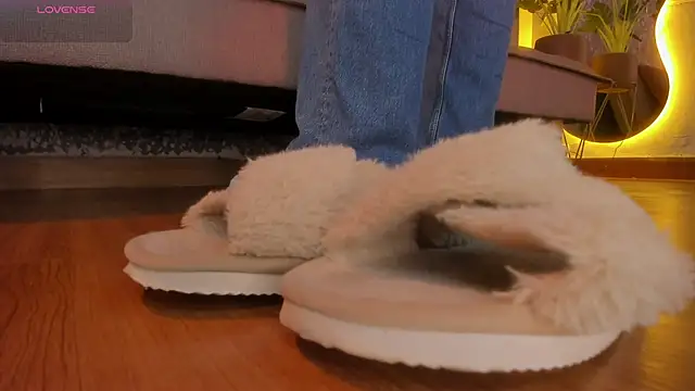 charlotte  grey online show from 3, 2, 2026